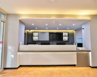 Elan Inn Jilin Jiangbei Longtan District Government - Jilin - Front desk