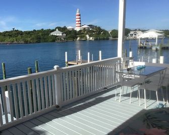 Waterfront Villa With Deck To Enjoy The Scenic Views & Historical Lighthouse. - Hope Town - Balcón