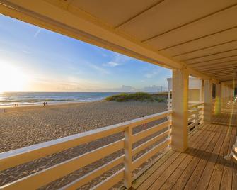 Outer Banks Motor Lodge - Kill Devil Hills - Balcony