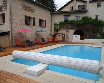 A cozy cocoon for a sunny stay with seasonal pool access - Venterol - Zwembad