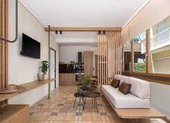 Xenios Dias Luxury Apartments With Sea View - Darátsos - Pokój dzienny