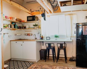 The Nest: Tiny home - Colorado City - Cocina
