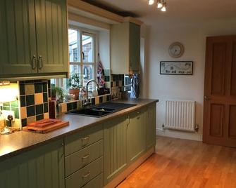 5 Charlton Mill Way B&B - צ'יצ'סטר - מטבח