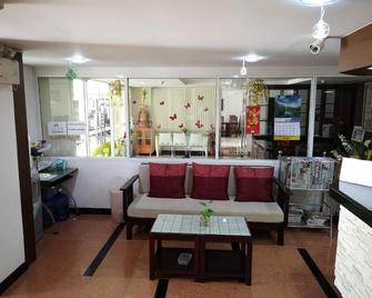 Sirapa Resident - Chachoengsao - Sala de estar