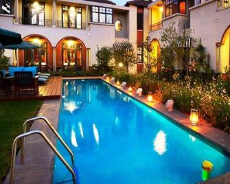 The Winston Hotel - Johannesburg - Piscina