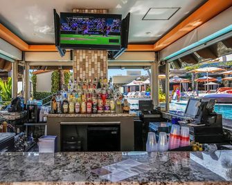 San Luis Resort 533 - Luis Laid Back by Ryson Vacation Rentals - Galveston - Bar