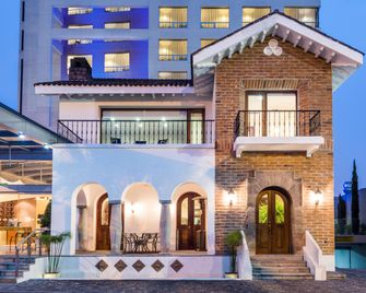 هوليداي إن إكسبرس كوياتو باي آيتش جي - كويتو - مبنى