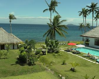 Sea Dream Resorts - Dauin - Piscina