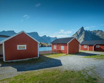 Eliassen Rorbuer - Reine - Gebäude