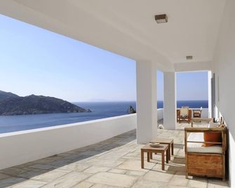 Architect designed Villa overlooking the Aegean - Ios - Balcony
