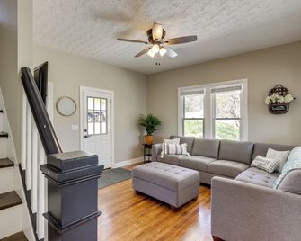 Williamstown Vacation Rental Private Dec - Williamstown - Living room