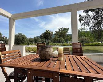 Luxury rental villa for 14 people - Vourvourou - Hol