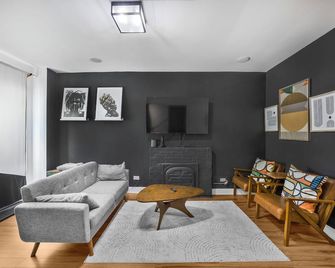 Modern Private 1BR - 10 Min to Downtown - Chicago - Sala