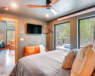 Modern Polson Cabin With Deck Near Flath - Polson