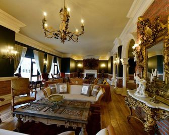 Sacred Mansion - נבשאיר - סלון