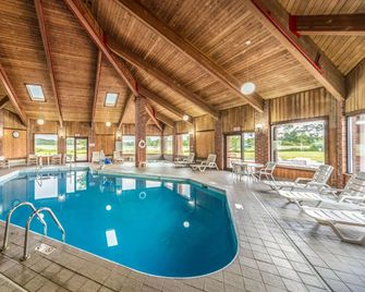 Blisspoint Inn Columbia City - Columbia City - Piscina