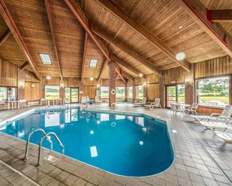 Blisspoint Inn Columbia City - Columbia City - Piscina