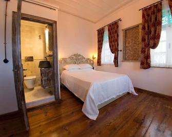 Cavlihane 1885 - Ayvalik - Bedroom