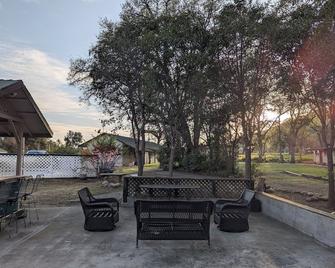 Squaw Valley Motel Room 3 - Squaw Valley (Fresno County) - Patio