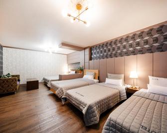 Gunsan Yes - Gunsan - Schlafzimmer