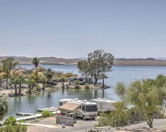 Boat Launch + Mtn Views: Lake Havasu Cabin - Lake Havasu City - Outdoors view