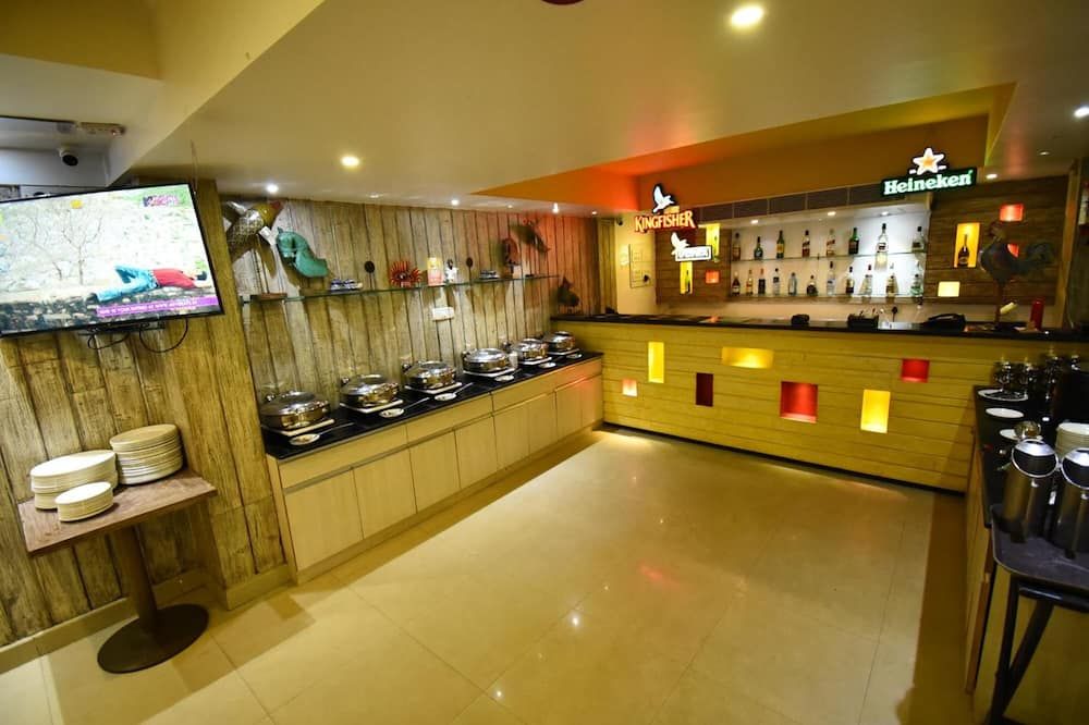 هوتل كامبل - باناجي - بار