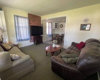 Cottage Rental On The Beautiful St. Lawrence River - Cape Vincent - Sala de estar