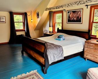 Artistic Southern Vermont Home at Windham - West Townshend - Bedroom