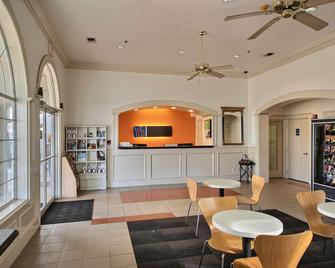 Motel 6 Edinburg - Edinburg - Lobby