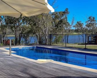 Tiny Away Escape at Granite Belt - Stanthorpe - Pool