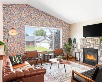 Fun home! Gameroom, playground, near hospitals, 5mi downtown 9mi GEG 4mi Gonzaga - Spokane Valley - Salon