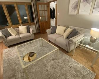 Two bedroom cottage in the heart of Rye with private parking. - Rye - Sala de estar