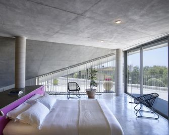 Leivatho Hotel - Svoronáta