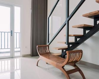 Cozy Stay and Comfy Studio Loft Kingland Avenue Apartment By Travelio - Tangerang City - Balcone