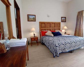 Hotel Doña Chela En Calvillo - Calvillo - Habitación