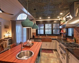 Charming Downtown Historic Home with private yard, jacuzzi and Fiber Wifi - 鹽湖城 - 廚房