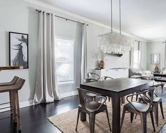 Wonderful Home in the city - Walk to everything - Charlotte - Phòng ăn