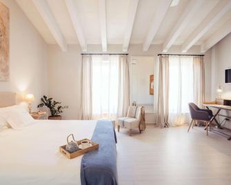 Jardí de Ses Bruixes Boutique Hotel - Mahón - Schlafzimmer