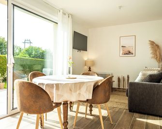 Leptitchezsoi, calme et cosy à 5 mn du centre de Bayeux - Vaux-sur-Aure - Essbereich