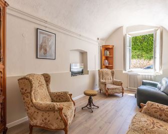 Cabana & Le Gîte Du Château - Proche MÂcon Nord - Lugny - Wohnzimmer