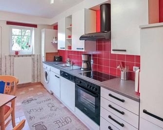 Ferienwohnung Neustrelitz - Neustrelitz - Küche
