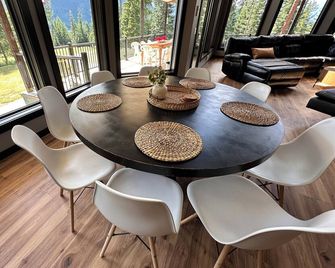 Montana Mountain Getaway - Trout Creek - Comedor