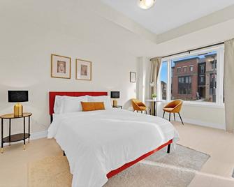 Bright & Stylish Modern Townhome in Oakville! - Oakville - Bedroom