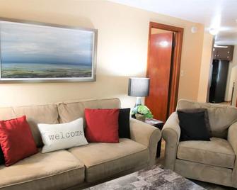 Comfortable and Cozy 2BR Fully Furnished! - Raritan - Living room