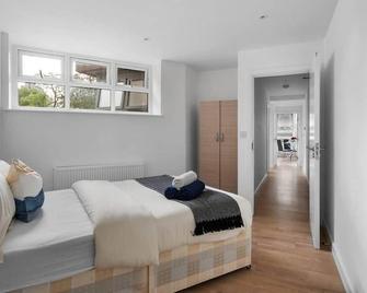 Modern Apartments in Aylesbury - Aylesbury - Bedroom
