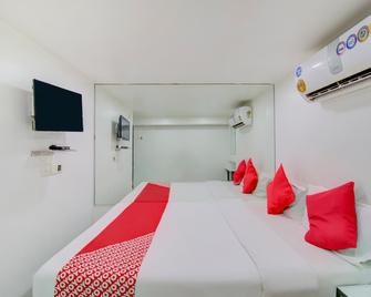 Hotel O Blue Light Near Gateway Of India Mumbai - Mumbai - Bedroom