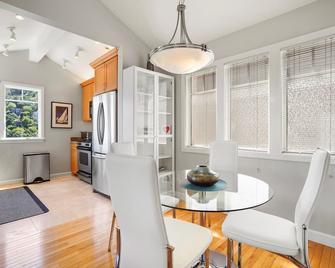 Fantastic San Francisco City Views, Upper Unit - Sausalito - Dining room