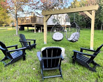 Fully-Equipped, 007 Inspired Dome with Cocktail Bar for a Romantic Getaway in the Catskills, New York - Monticello - Patio