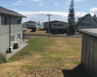 Kiwi Bach by the Beach - Waihi Beach - Vista del exterior