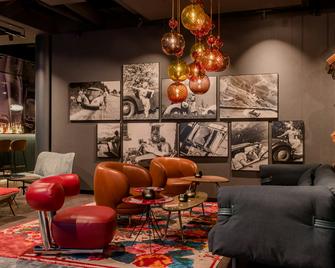 Motel One Frankfurt East Side - Fráncfort - Lounge